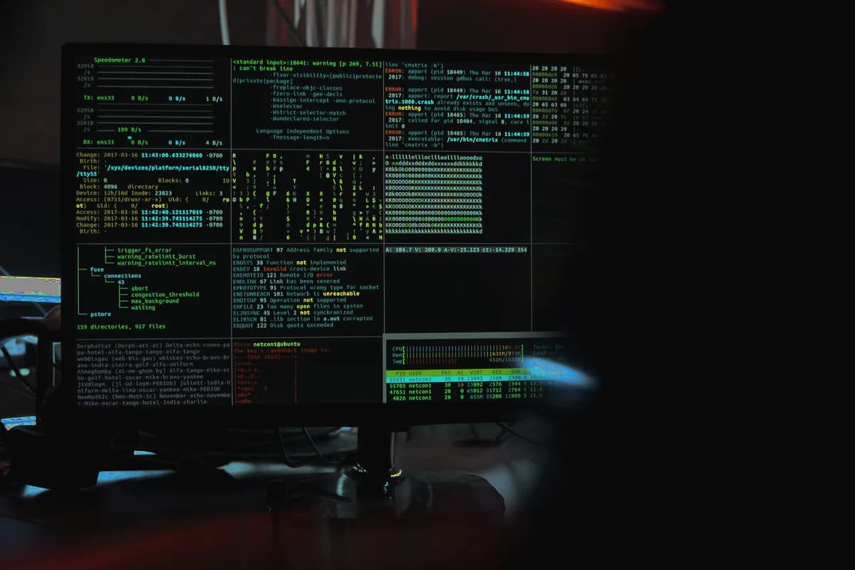 Hacking-Bildschirm zeigt Sicherheitsrisiken bei Altsoftware